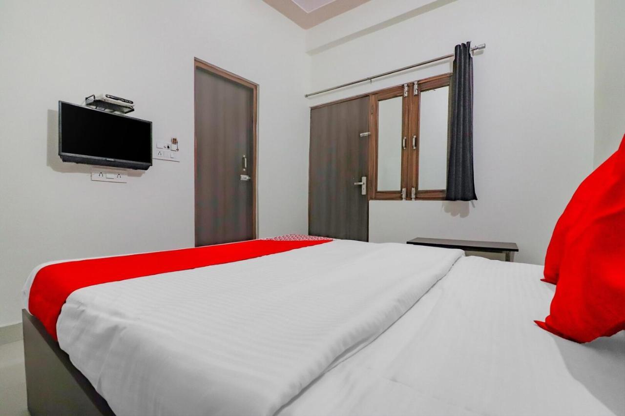 Rajlakshmi Guest House Mathura Luaran gambar